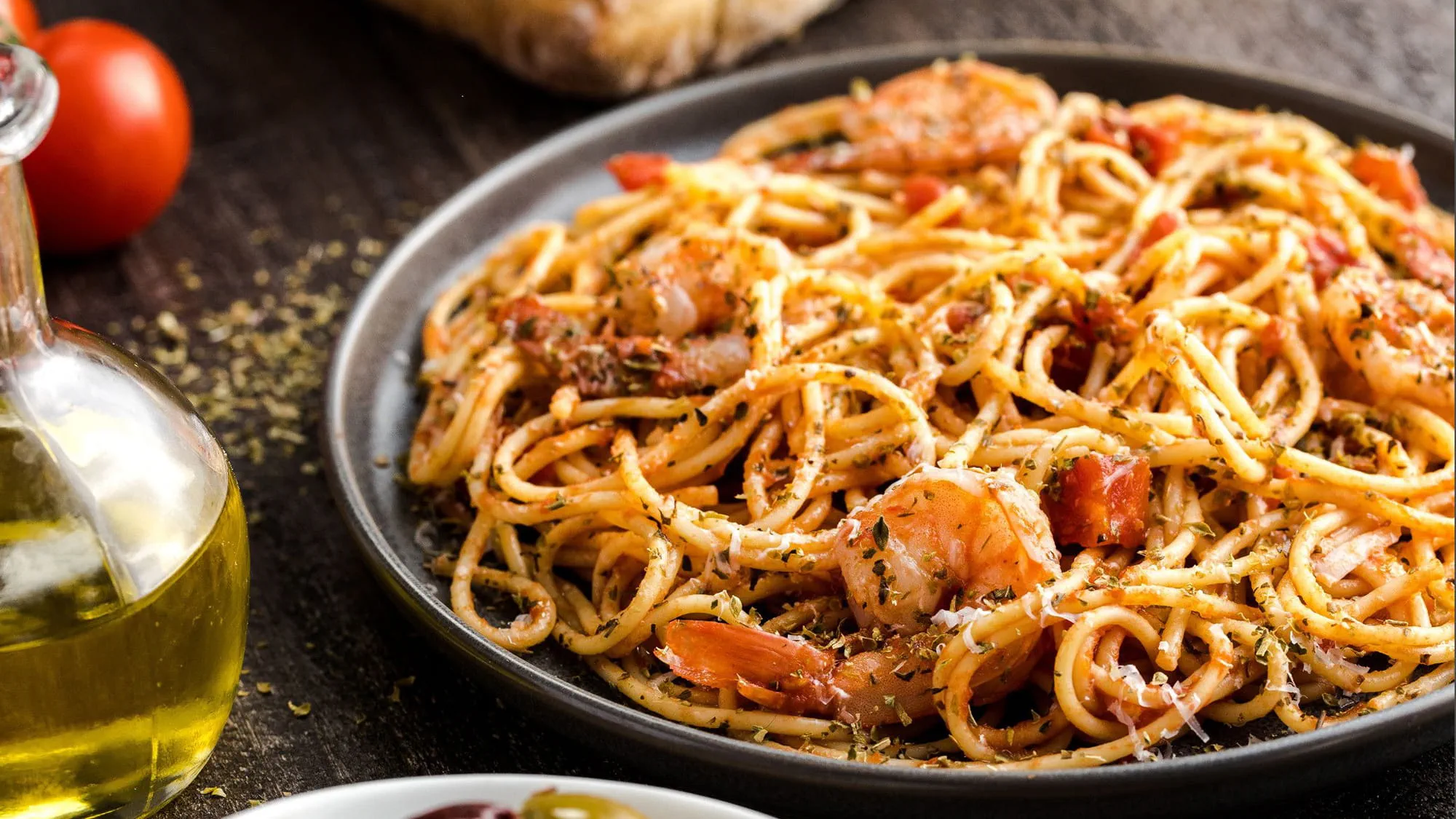 SHRIMP PASTA WITH SPICY TOMATO SAUCE